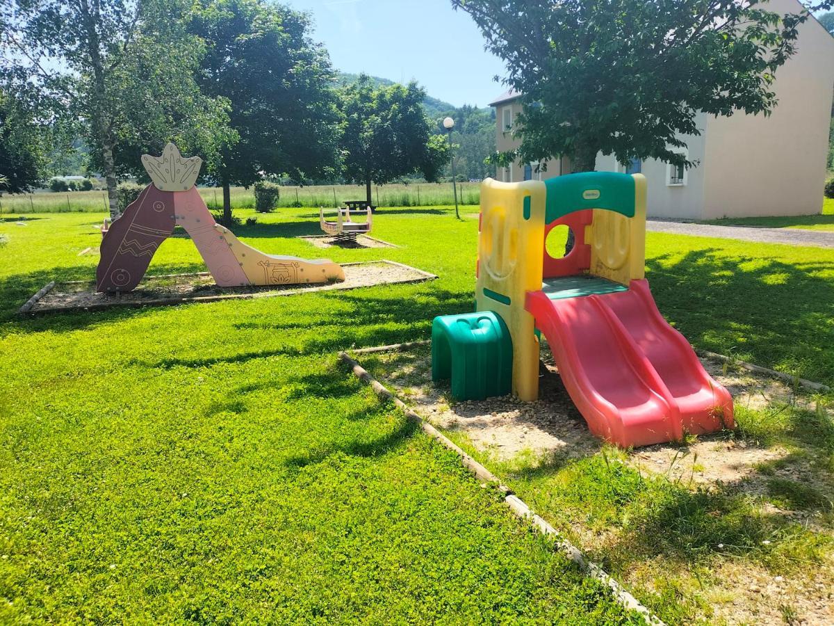 T2 Avec Piscine-Le Family 67 Daire Pierrefiche  Dış mekan fotoğraf